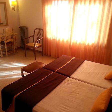 Hotel Hostal Del Sol Sant Feliu de Guíxols Dış mekan fotoğraf