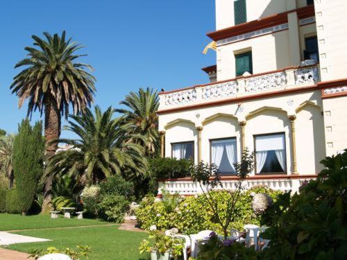 Hotel Hostal Del Sol Sant Feliu de Guíxols Dış mekan fotoğraf