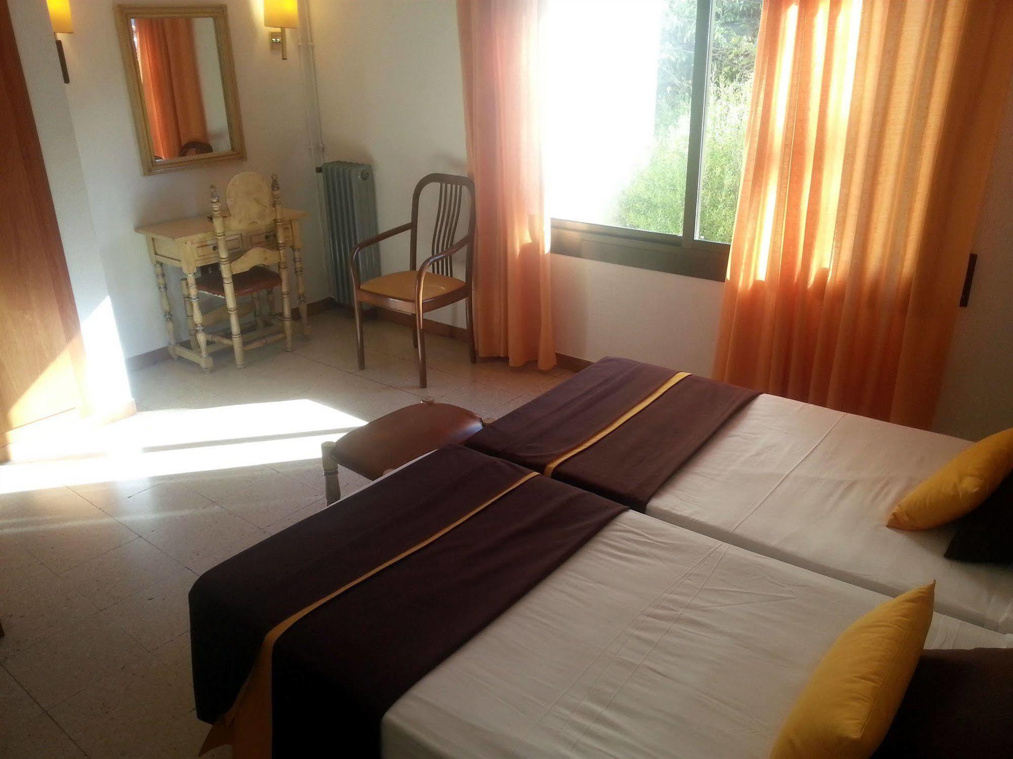 Hotel Hostal Del Sol Sant Feliu de Guíxols Dış mekan fotoğraf