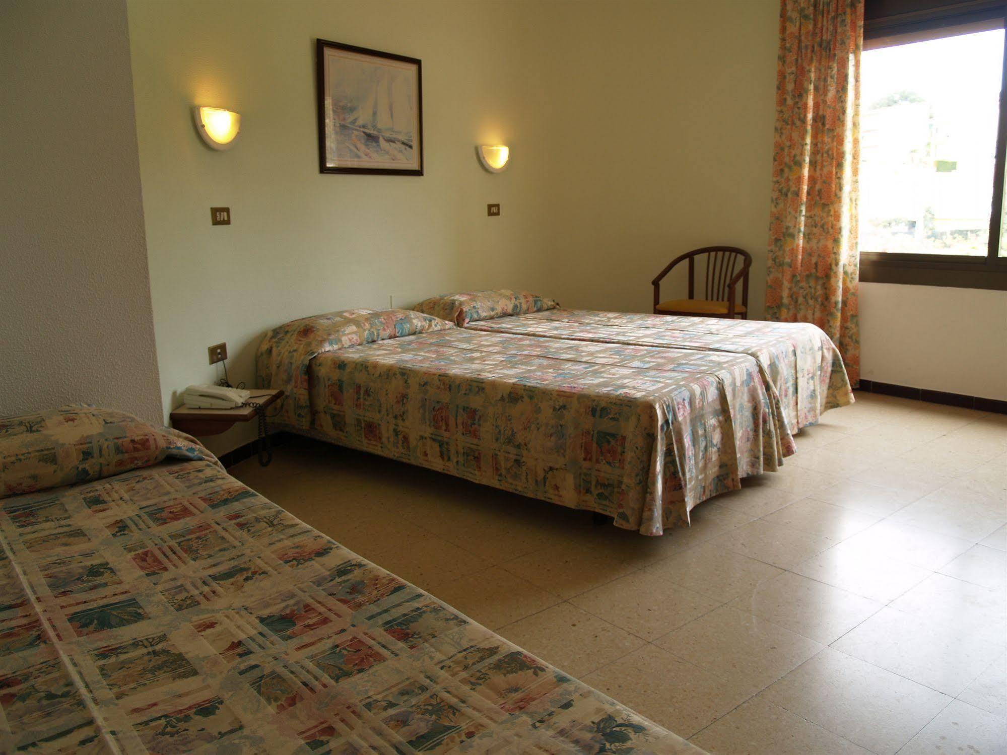 Hotel Hostal Del Sol Sant Feliu de Guíxols Dış mekan fotoğraf