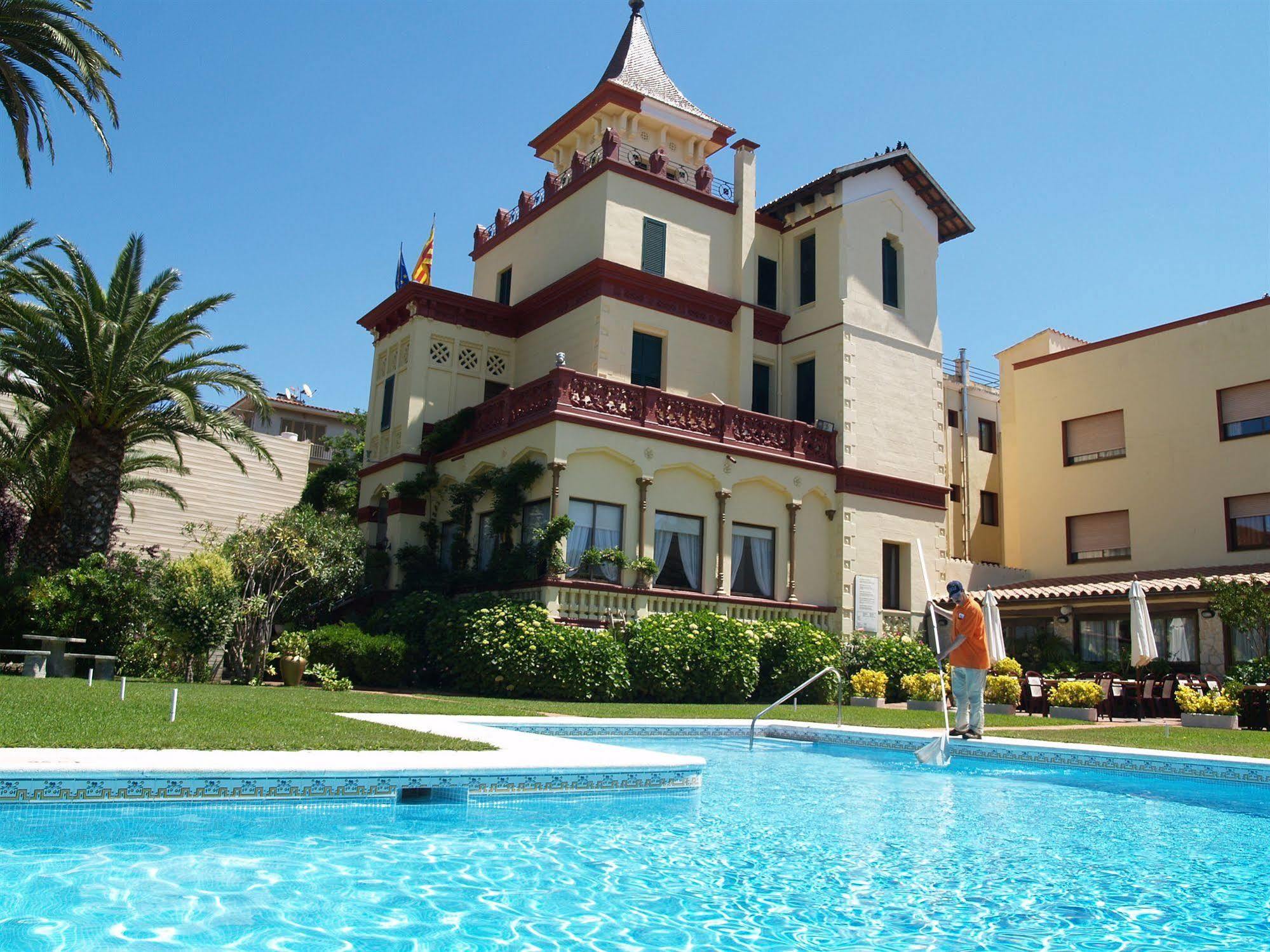 Hotel Hostal Del Sol Sant Feliu de Guíxols Dış mekan fotoğraf