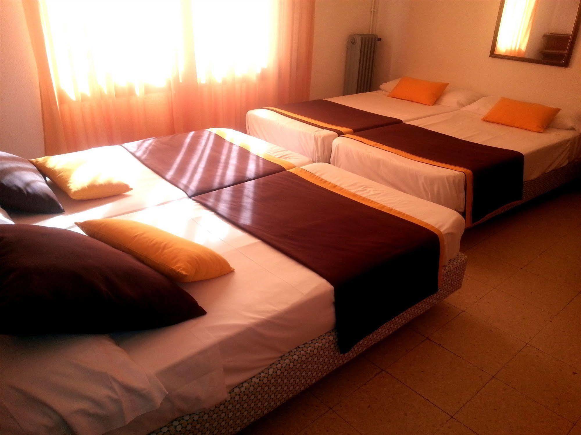 Hotel Hostal Del Sol Sant Feliu de Guíxols Dış mekan fotoğraf